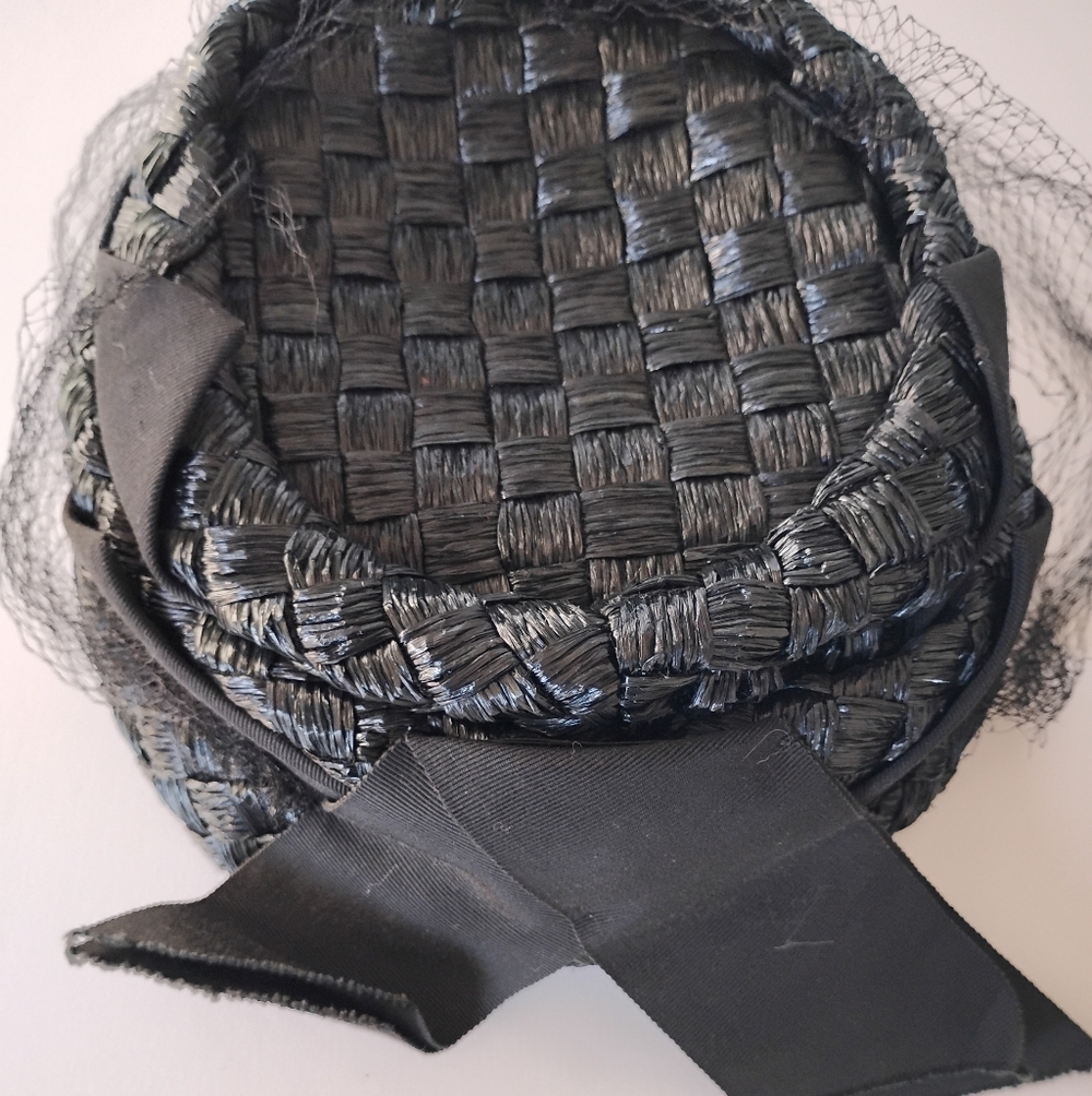 Bundle Of 2 Vintage 1950s Hats Black Woven Straw Classic Feminine I Love Lucy - Picture 7 of 11